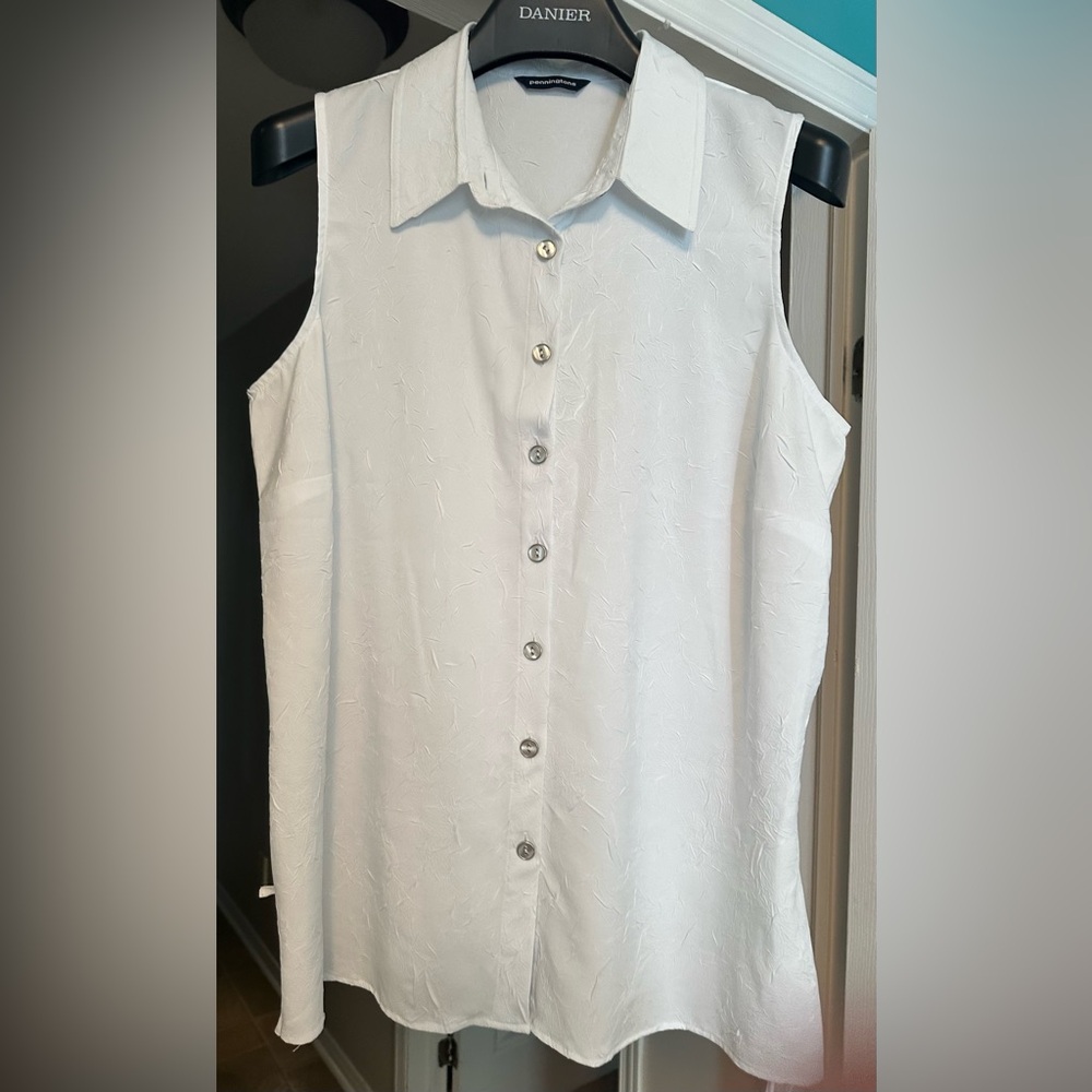 Pennington White Sleeveless Button Down Shirt